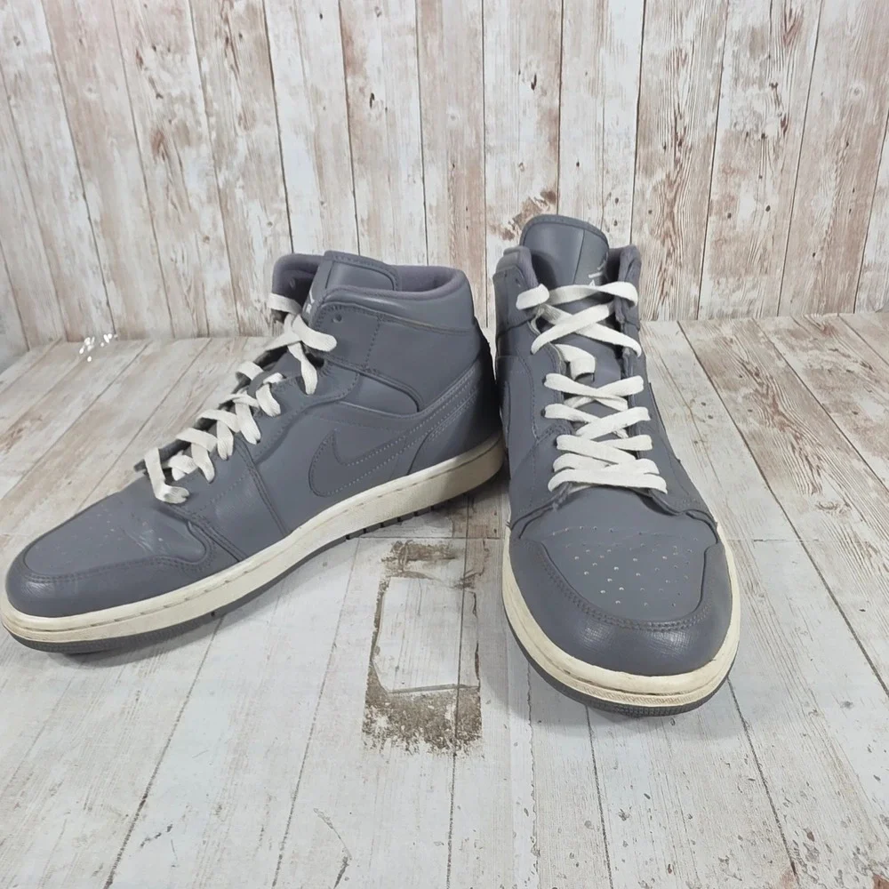 Jordan 1 Mid Cool Grey Mens Basketball Shoes 554724-003 Size 10.5 Gray White